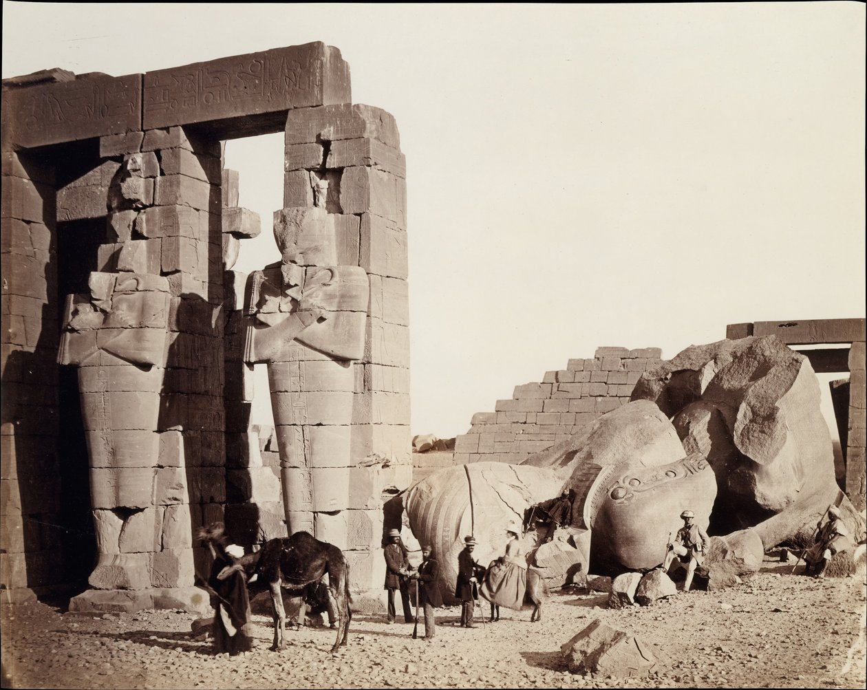 Rameseum El-Kurneh, Teby, 1857. autorstwa Francis Frith