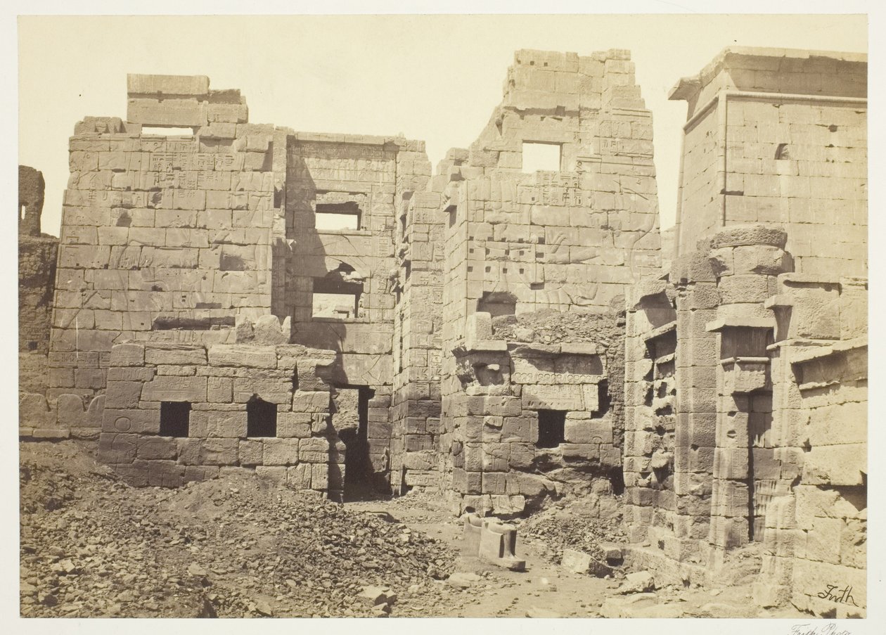 Pałac Świątynny, Medinet-Haboo autorstwa Francis Frith