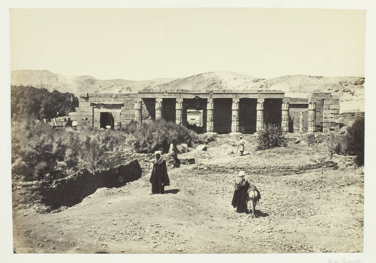 Świątynia Goorneh, Teby, 1857. autorstwa Francis Frith