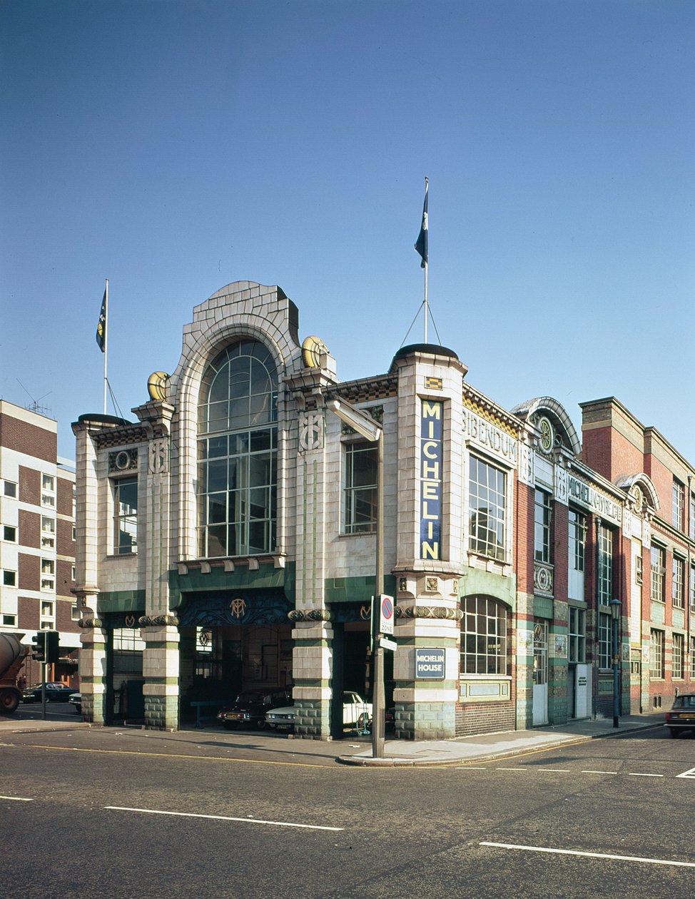 Budynek Michelin, 81 Fulham Road, zbudowany w latach 1910-11 autorstwa Francois Espinasse