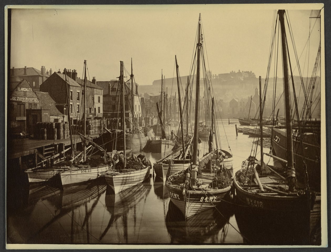 [Port Whitby] autorstwa Frank Meadow Sutcliffe