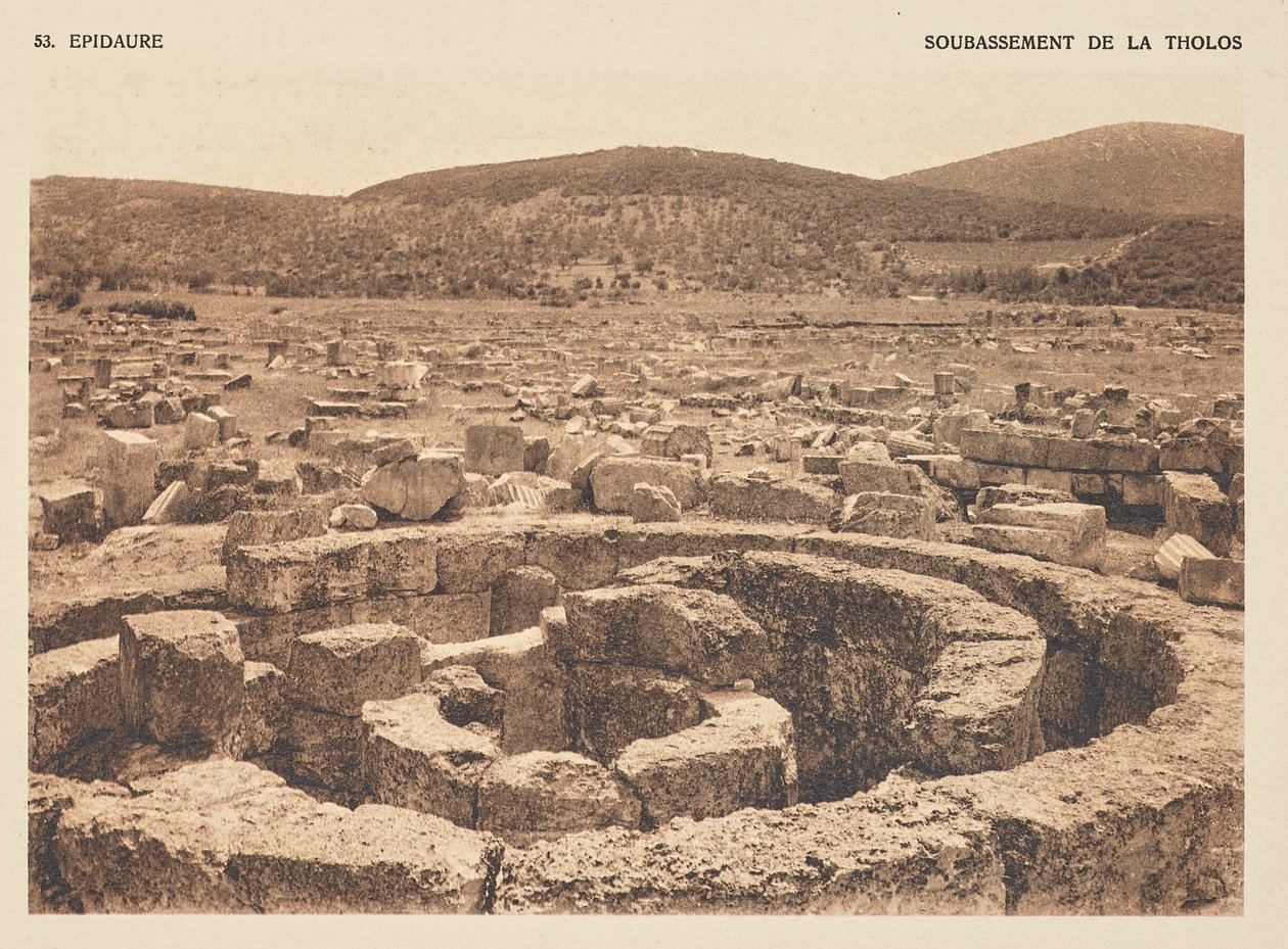 Epidauros. Podstawa Tholos autorstwa Frédéric Boissonnas