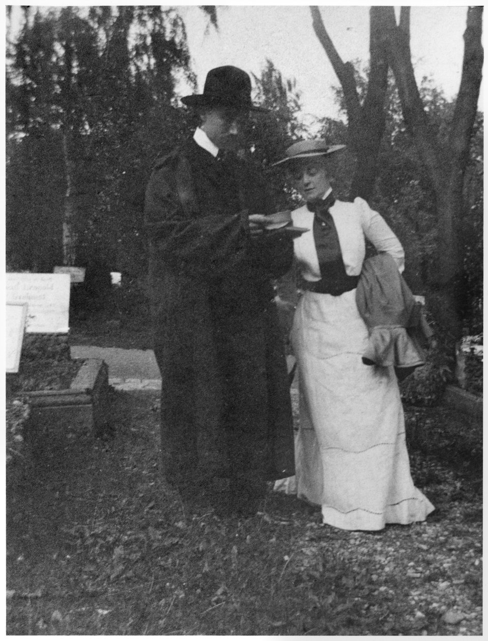 Andre Gide i Maria van Rysselberghe, Weimar, Niemcy, 1903 autorstwa French Photographer