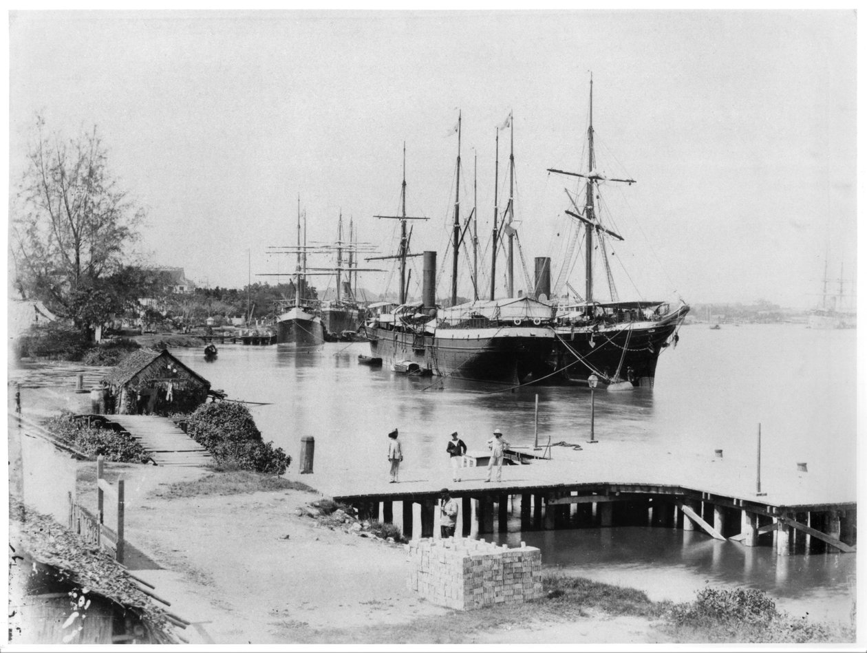 Liniowce Messageries Maritimes w Sajgonie, ok. 1900 autorstwa French Photographer