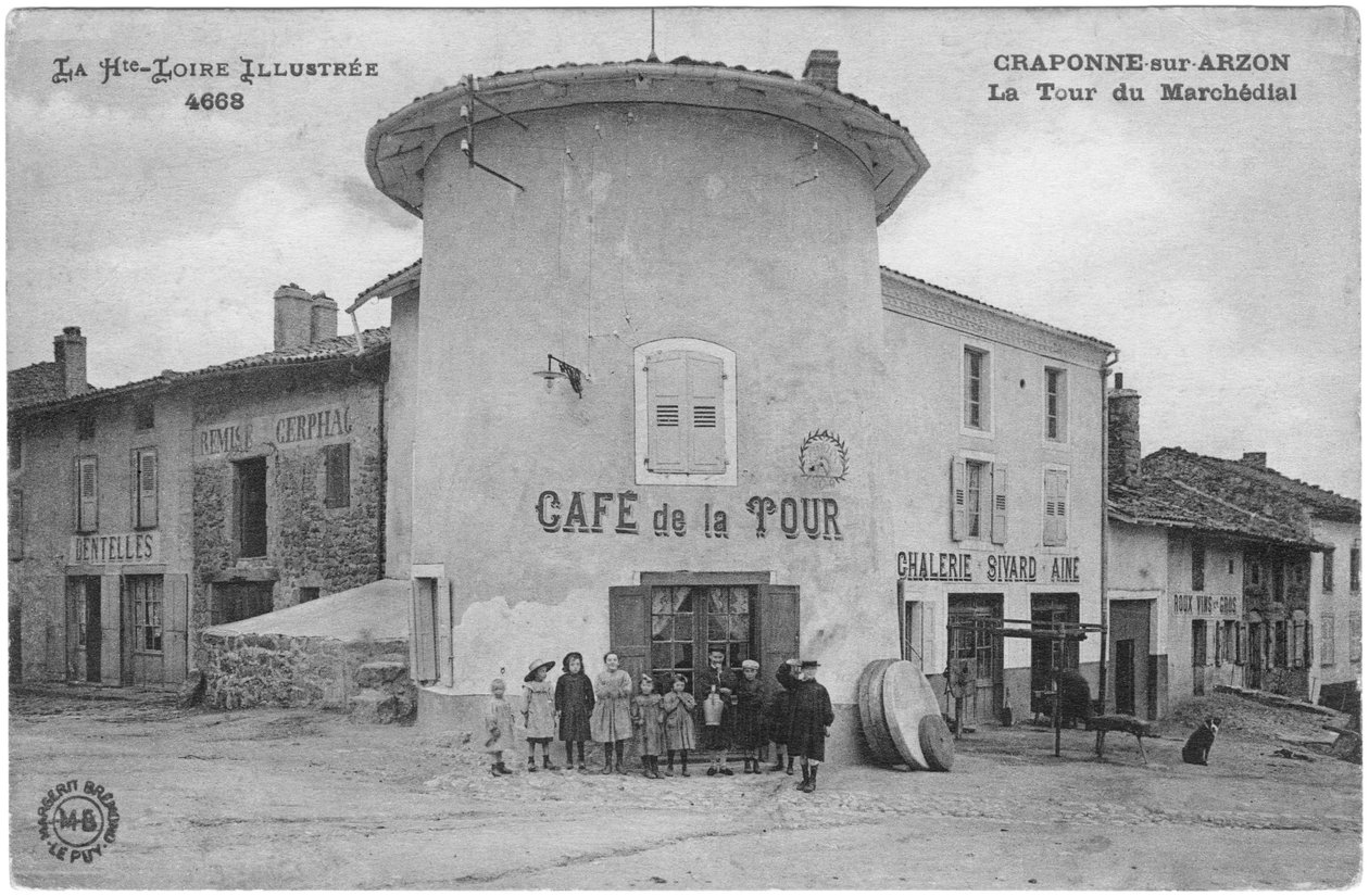 Wieża Marchedialna w Craponne-sur-Arzon, początek XX wieku autorstwa French Photographer