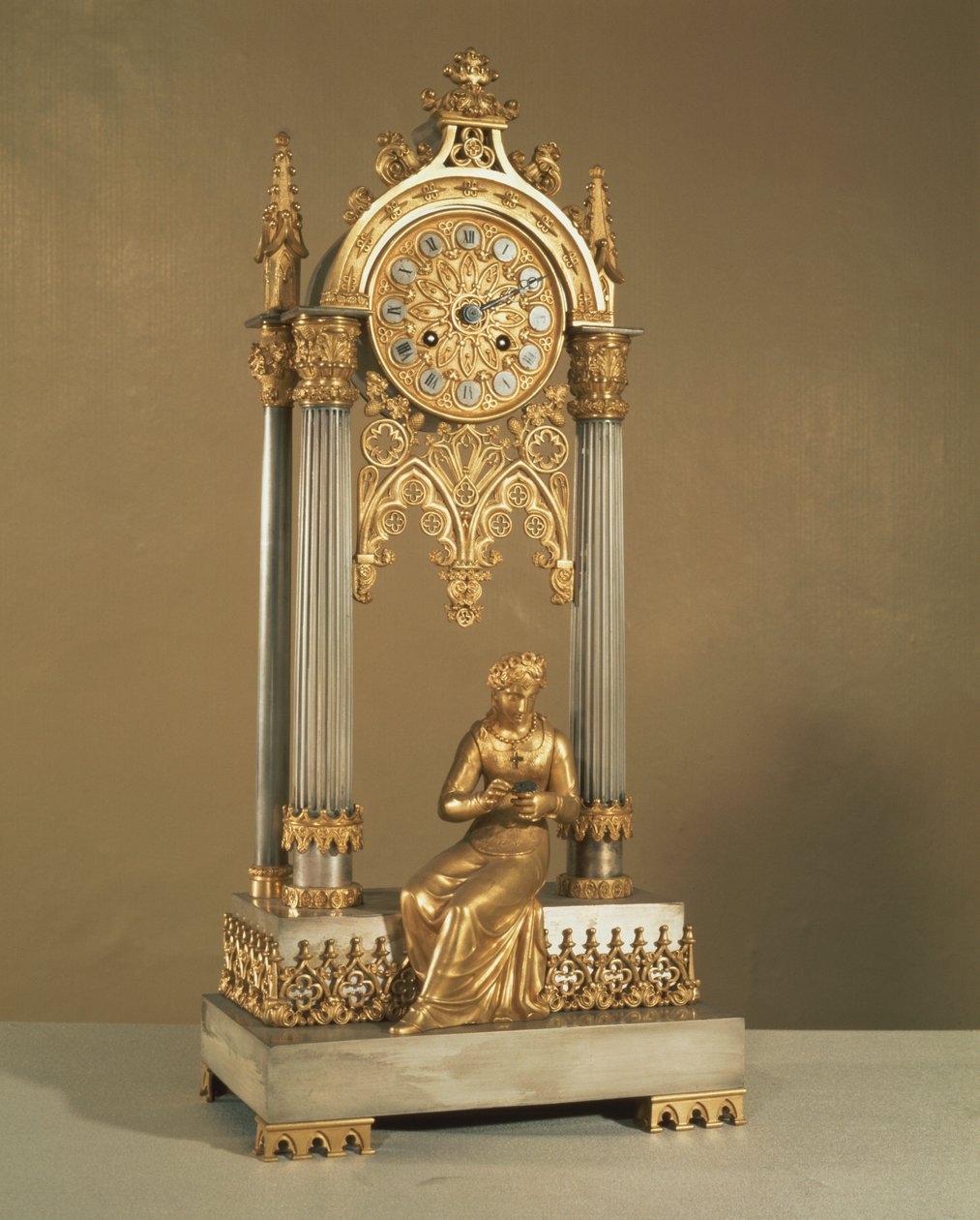 Zegar paryski, c.1830 (marmur i ormolu) autorstwa French School