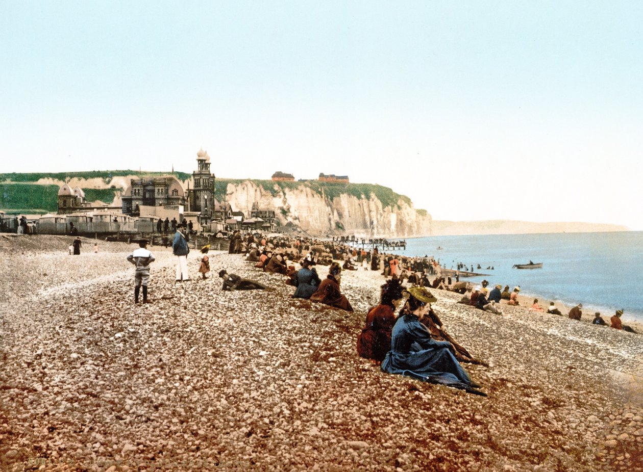 Plaża i białe klify w Dieppe, 1890-1900 autorstwa French Photographer