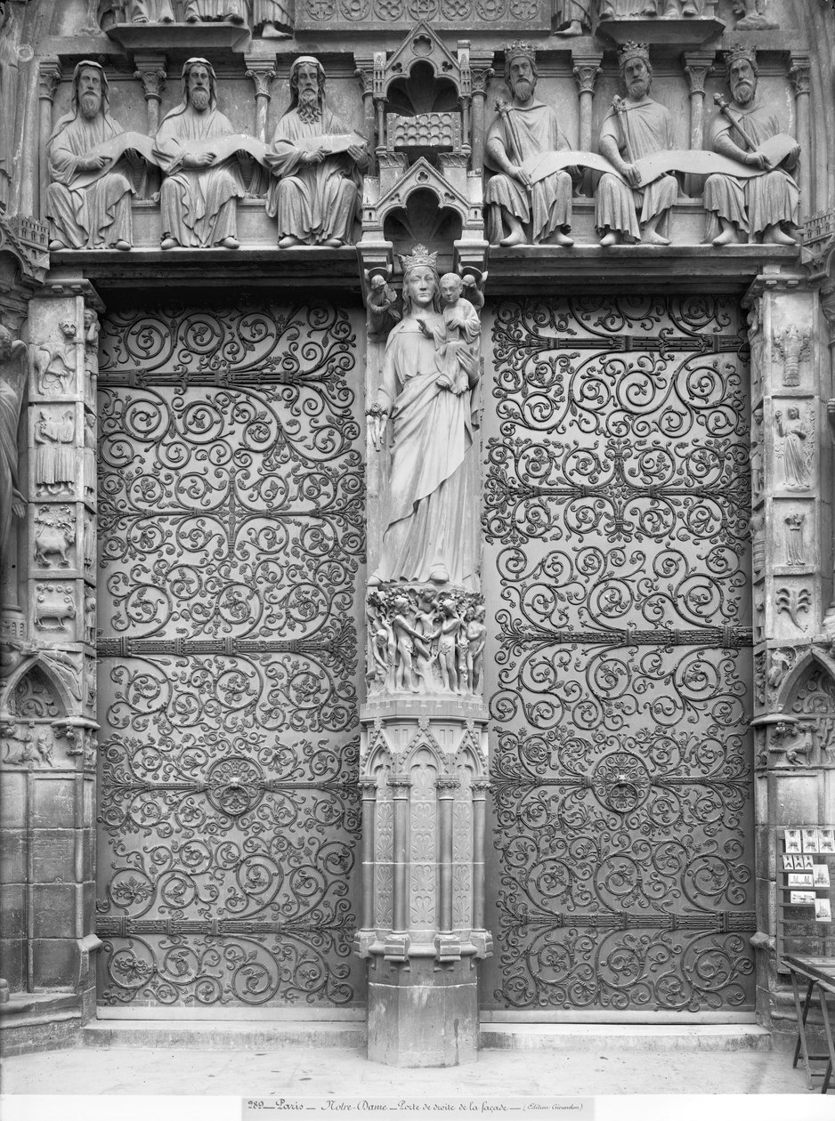 Fasada Notre-Dame, lewy portal, Paryż autorstwa French School