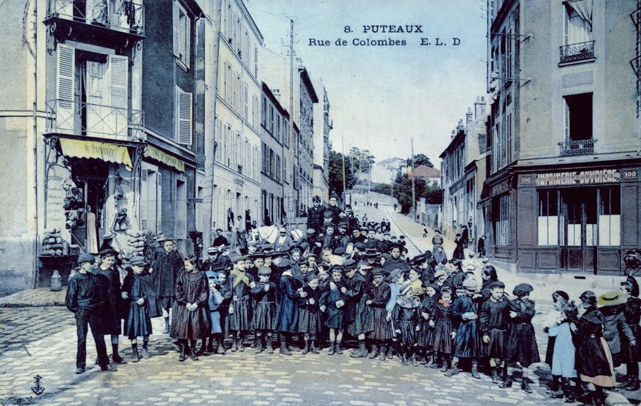 Dzieci w wieku szkolnym w Puteaux, ok. 1900-10 autorstwa French School