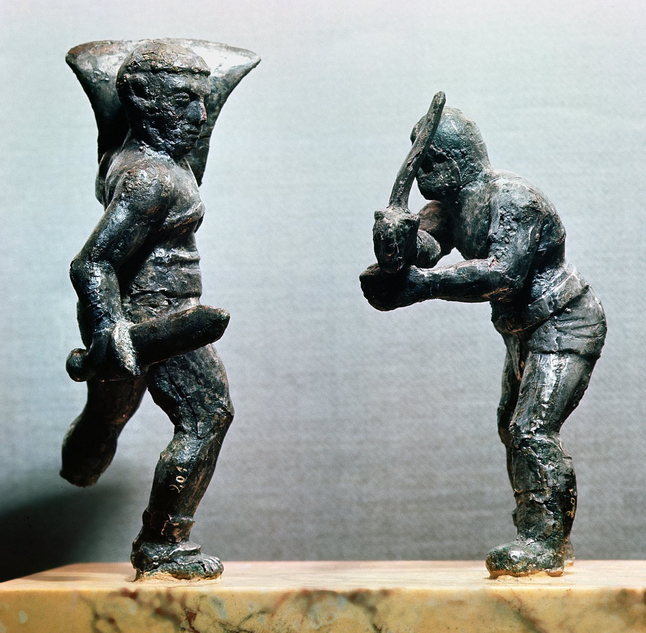 Dwóch gladiatorów w walce (brąz) autorstwa Gallo Roman