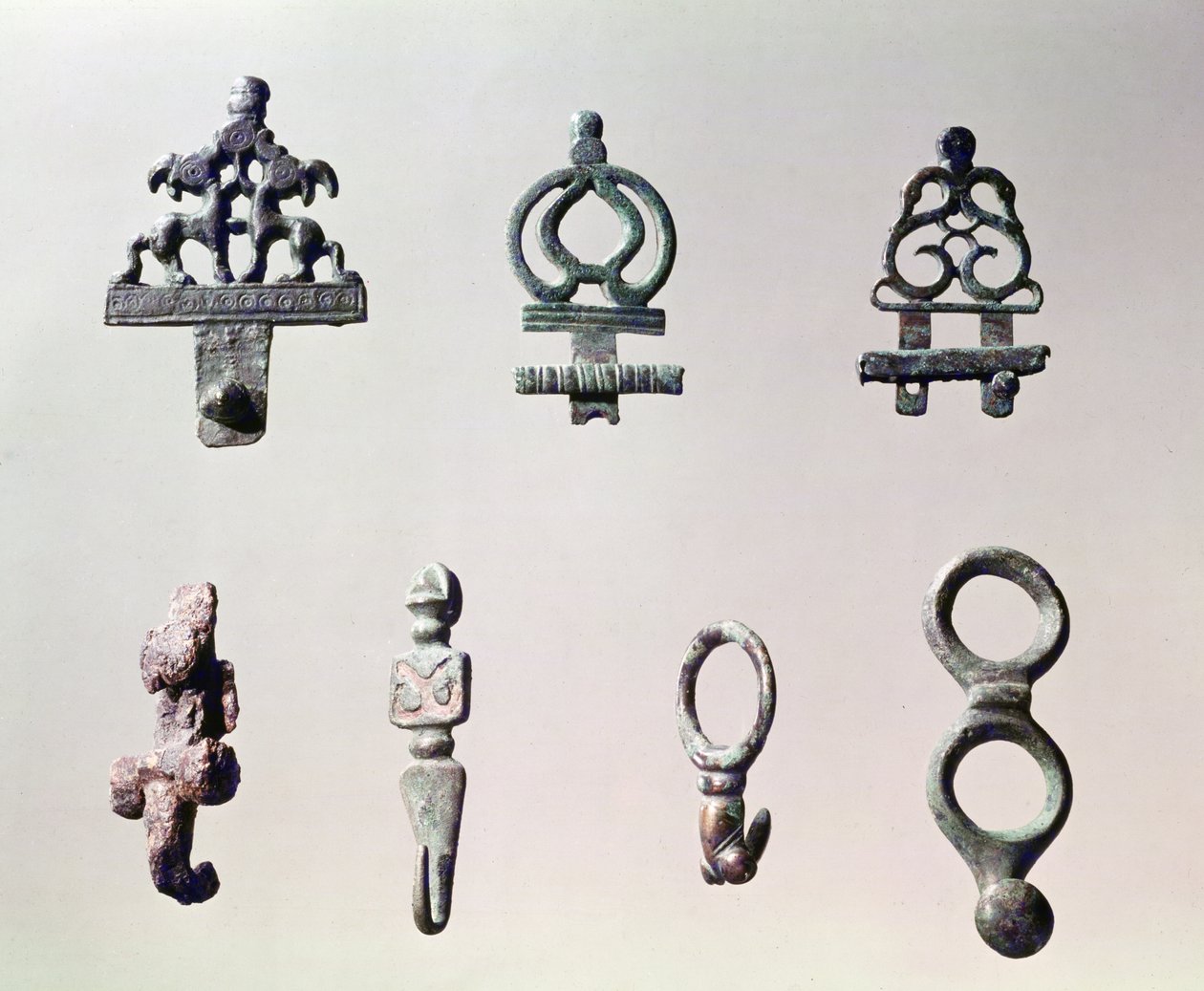 Zaczepy do paska, Tene I (c.475-0 pne) (brąz) autorstwa Gaulish