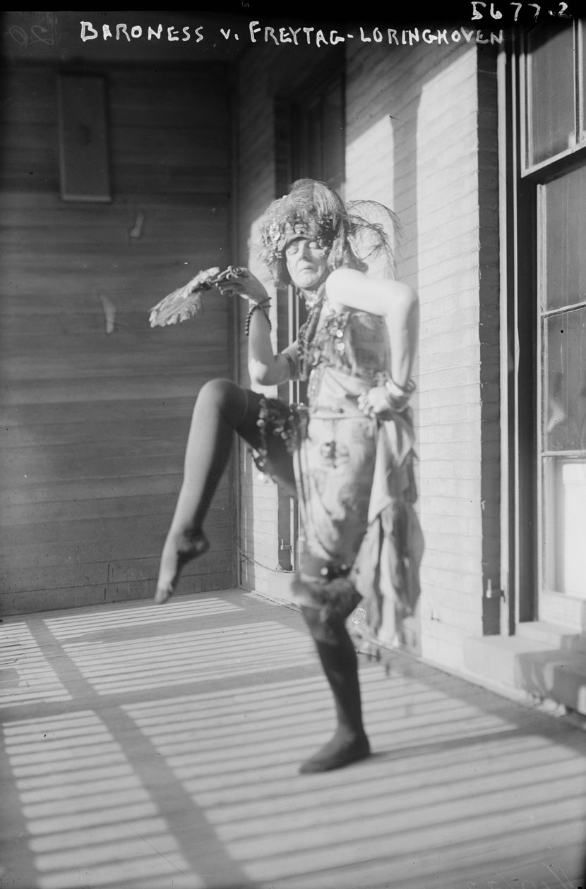Baronowa Von Freytag-Loringhoven, ok. 1915 r. autorstwa George Grantham Bain