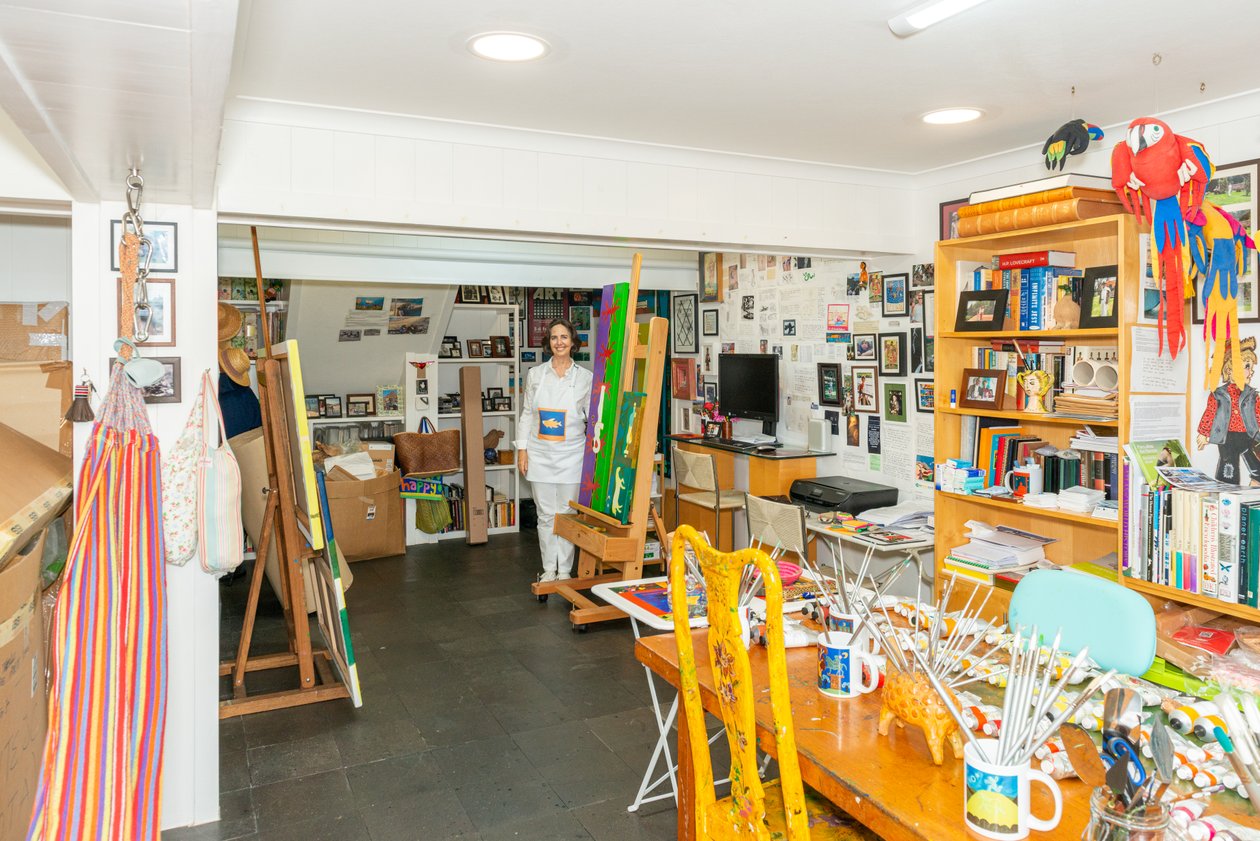 Cristina Rodriguez w swojej pracowni, 2022 autorstwa Bartolome Esteban and studio Murillo