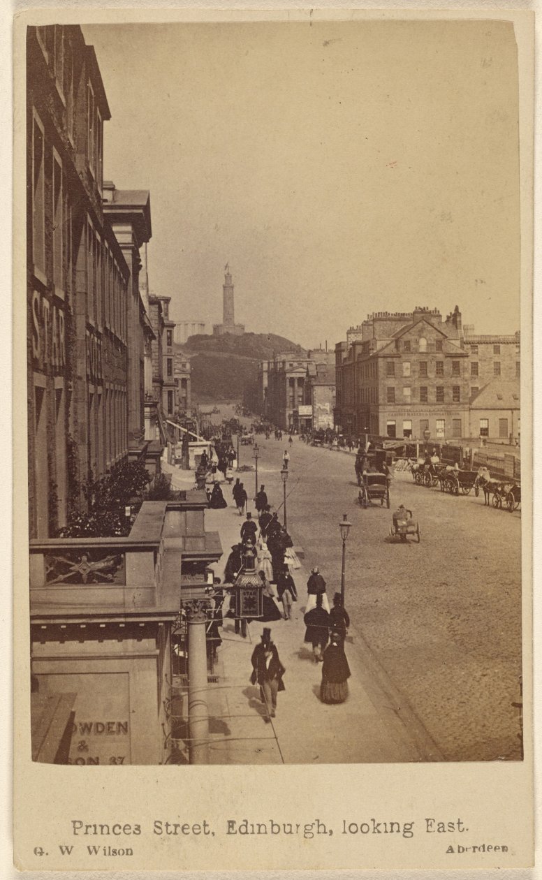 Princes Street, Edynburg, patrząc na wschód autorstwa George Washington Wilson