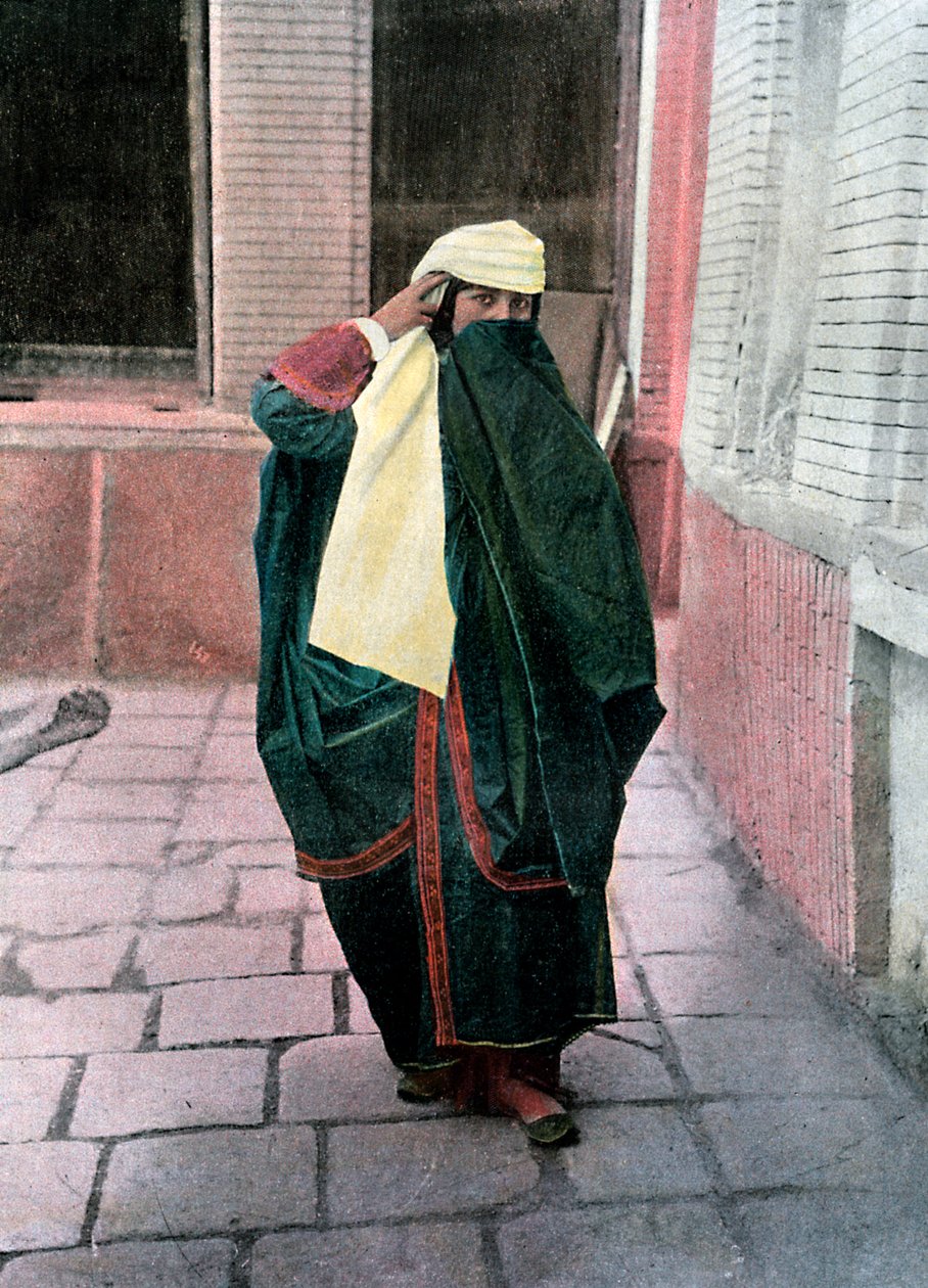 Perska kobieta w tradycyjnym stroju, ok. 1890 r. autorstwa Gillot