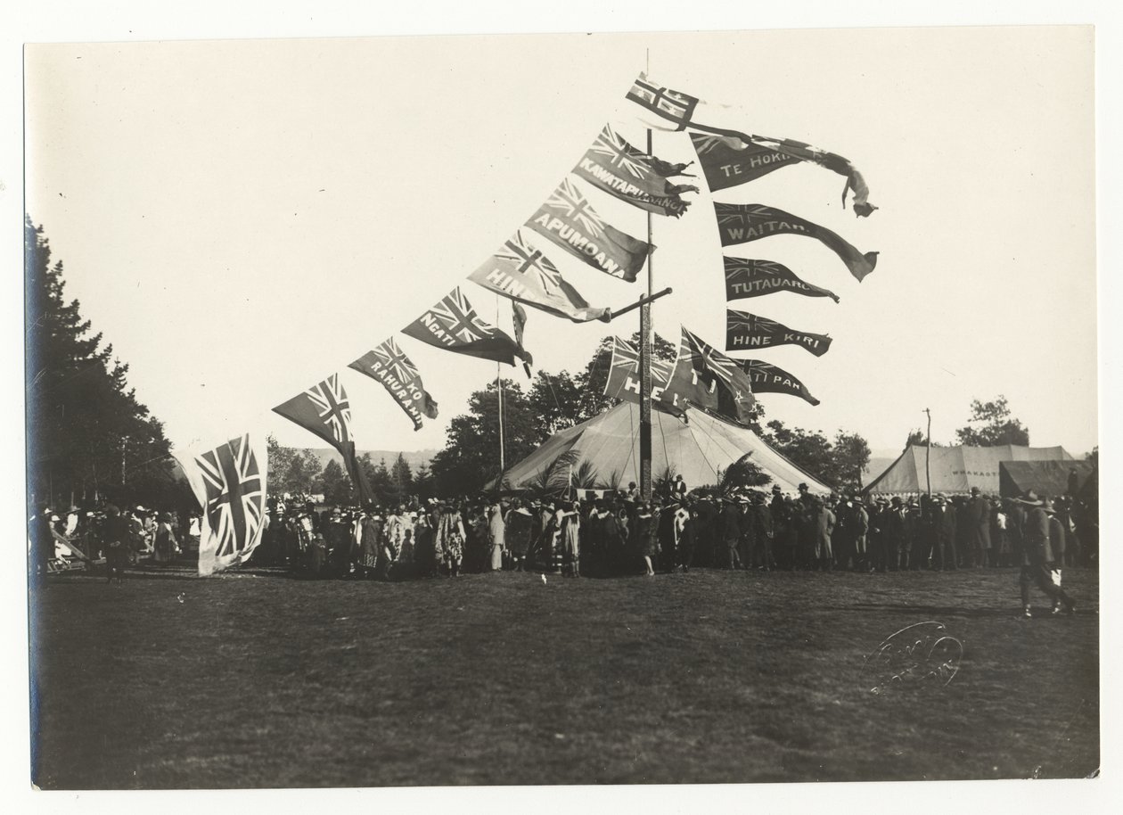 Recepcja Maorysów w Arawa Park, Rotorua, ok. 1925 (srebrny odbitka żelatynowa) autorstwa Guy Photo Studio