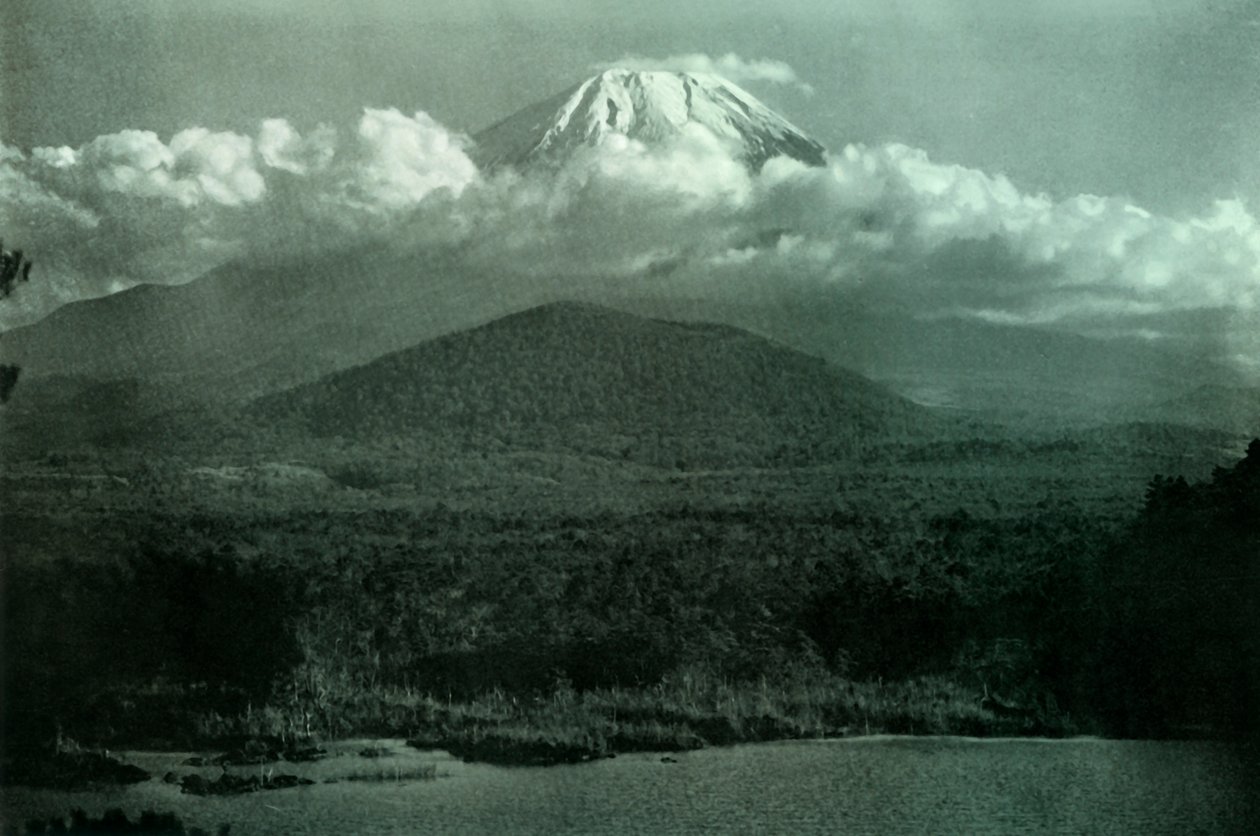 Fuji o wschodzie słońca, 1910. autorstwa Herbert Ponting