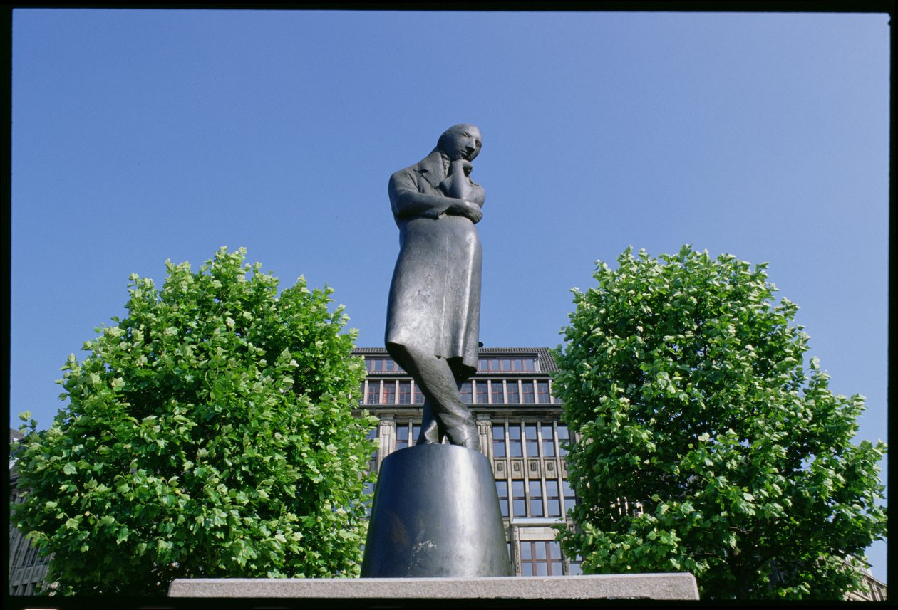 Pomnik Heinricha Heinego (1797-1856) 1926-33 (brąz) autorstwa Hugo Lederer