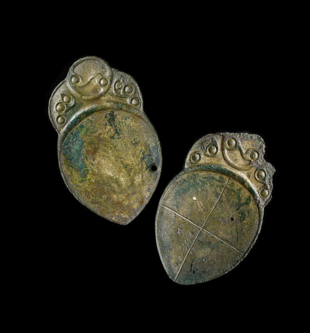 Para łyżek z odlewaną dekoracją, z miejsca znalezienia w Penbryn, Ceredigion, Walia, epoka żelaza (żeliwo) autorstwa Iron Age