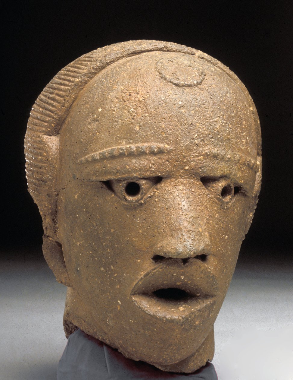 Głowa, Jemaa, Nigeria (terakota) autorstwa Iron Age