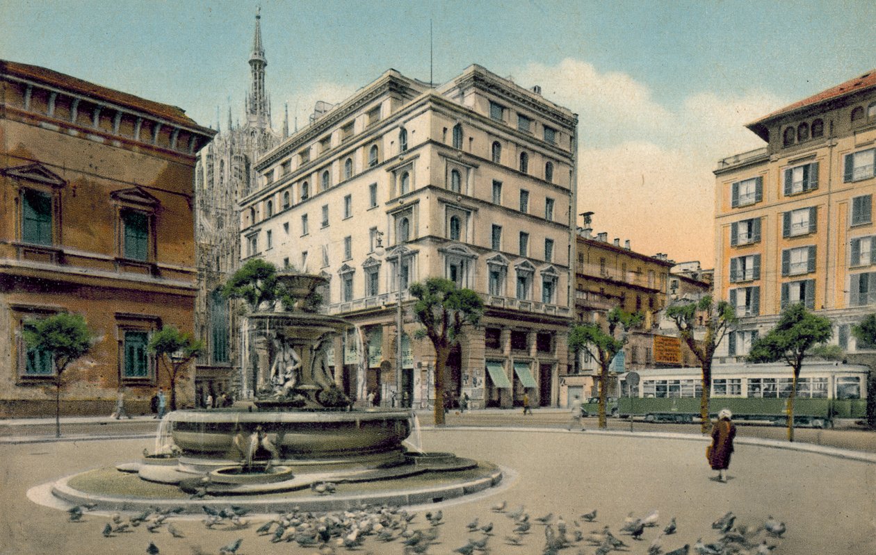 Mediolan / Milan: Piazza Fontana (zdjęcie kolorowe) autorstwa Italian Photographer