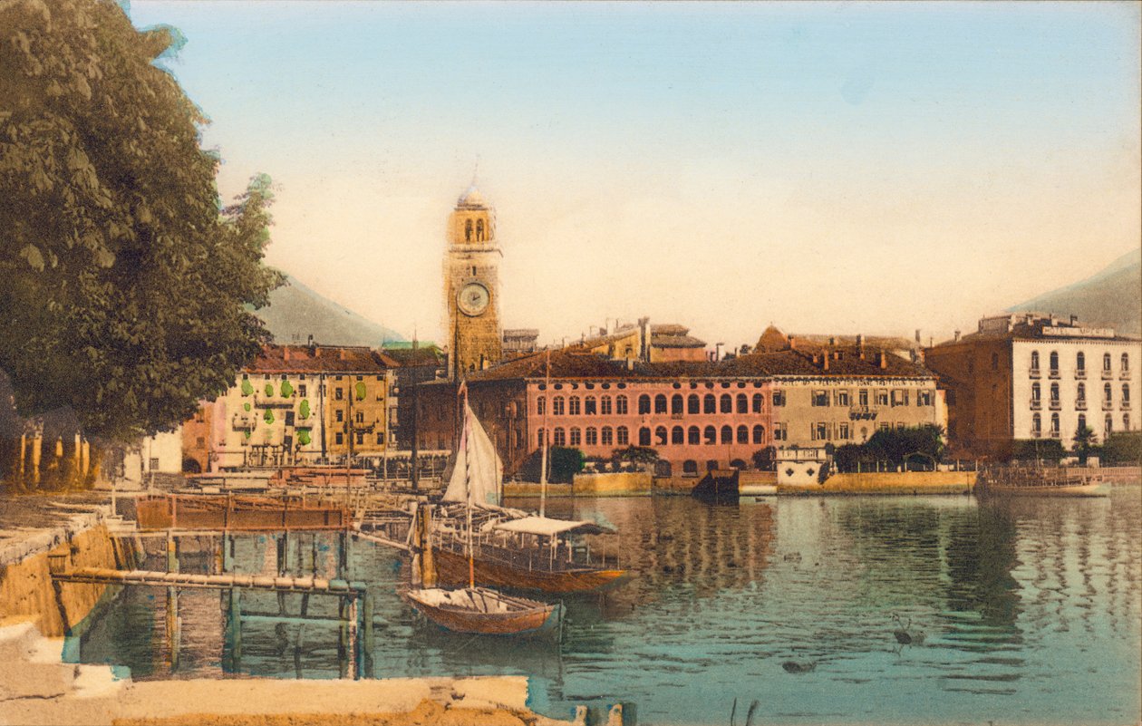 Riva, jezioro Garda (zdjęcie kolorowe) autorstwa Italian Photographer