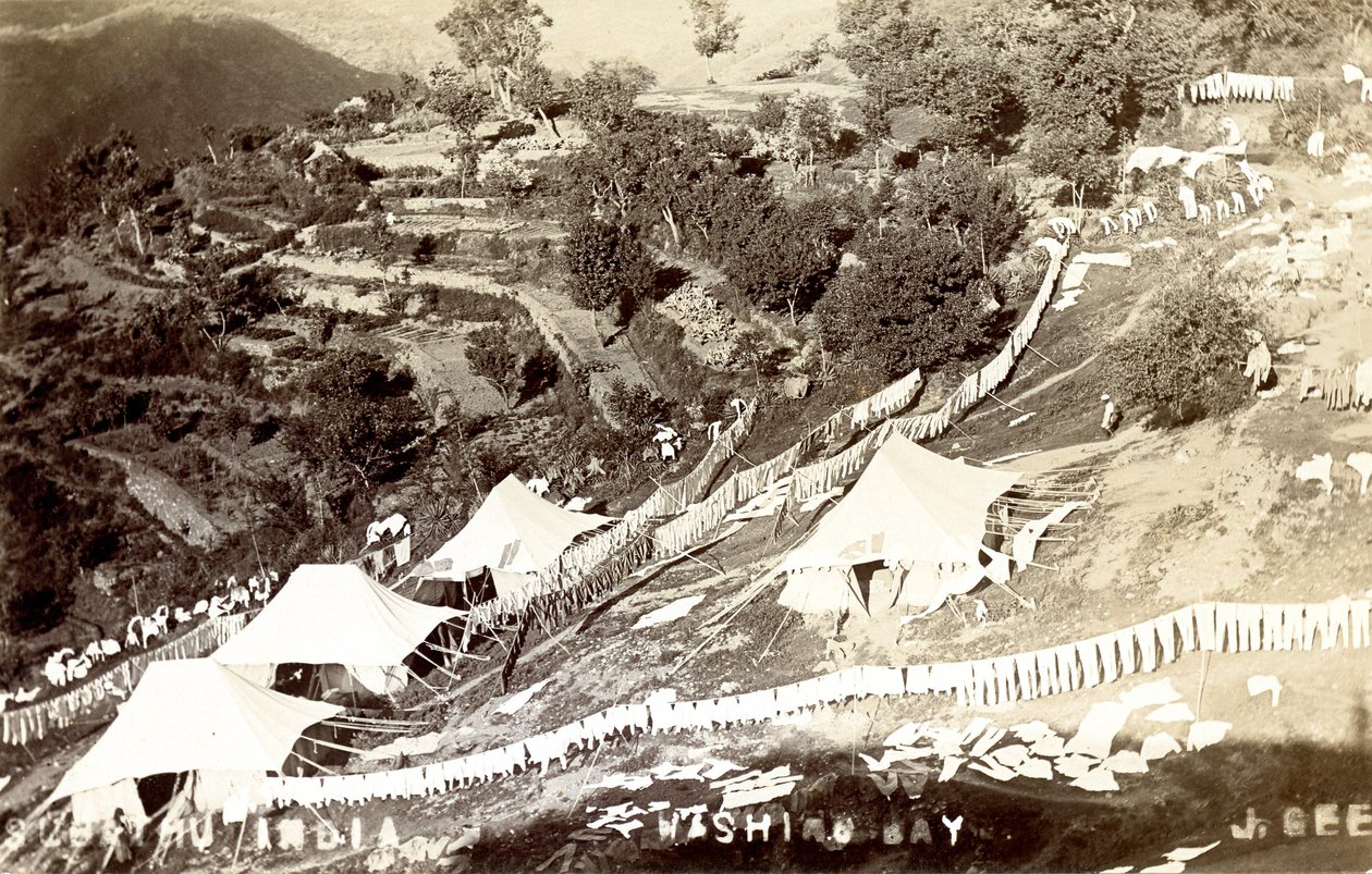 Subathu India Washing Bay, ok. 1900-1930 (zdjęcie w sepii) autorstwa J. Gee