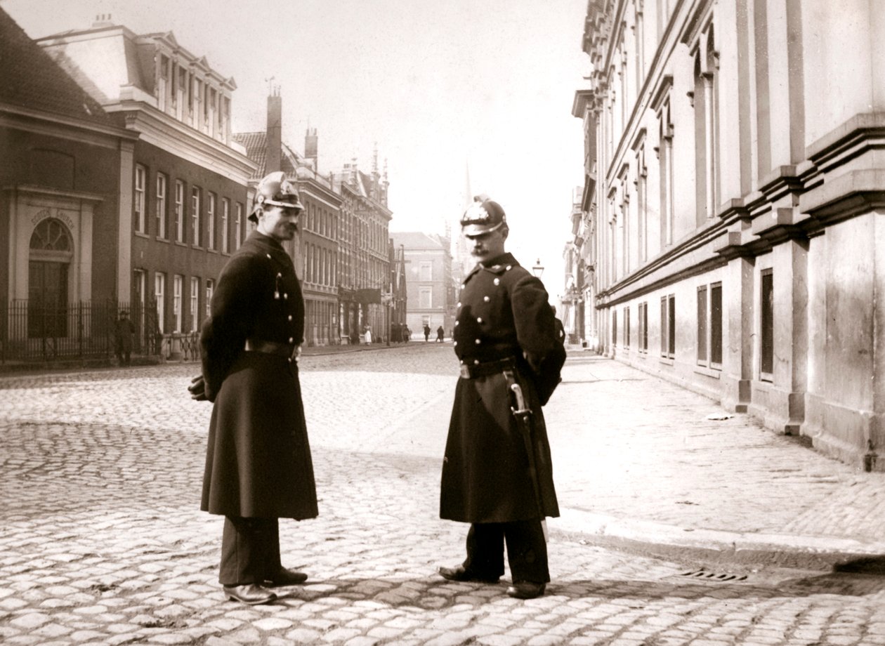 Policjanci, Rotterdam, 1898. autorstwa James Batkin