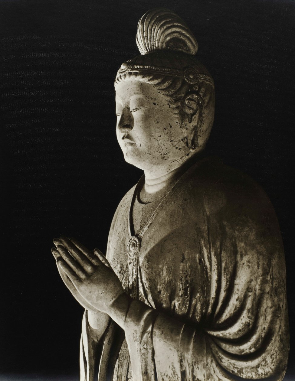 Malowana gliniana rzeźba Gakko Bosatsu z VIII wieku, okres Nara, 1950 autorstwa Japanese Photographer