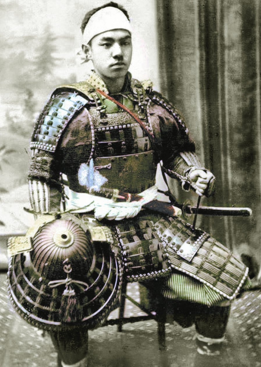 Samuraj starej Japonii uzbrojony w pełną zbroję, ok. 1880 r. (zdjęcie ręcznie kolorowanego albumu) autorstwa Japanese Photographer