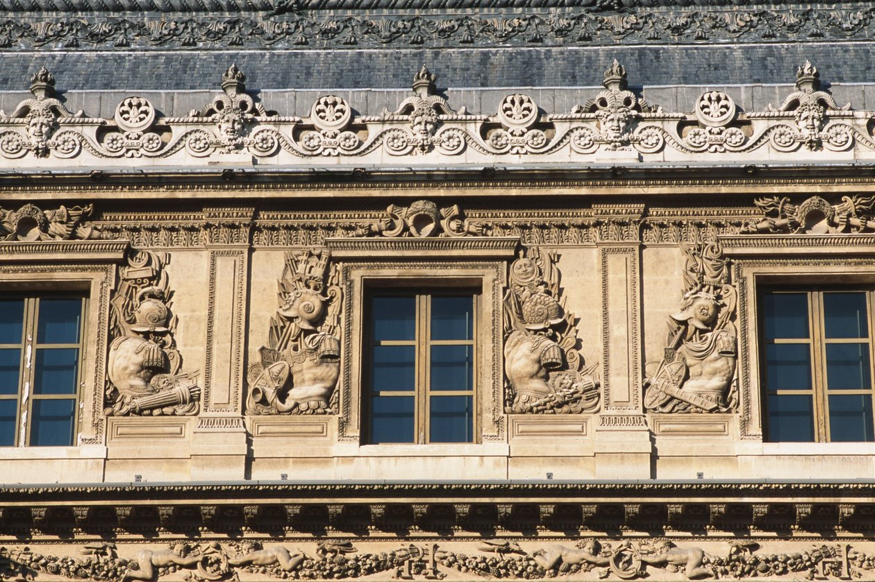 Cour Carree, skrzydło Lescot, detal autorstwa Jean Goujon