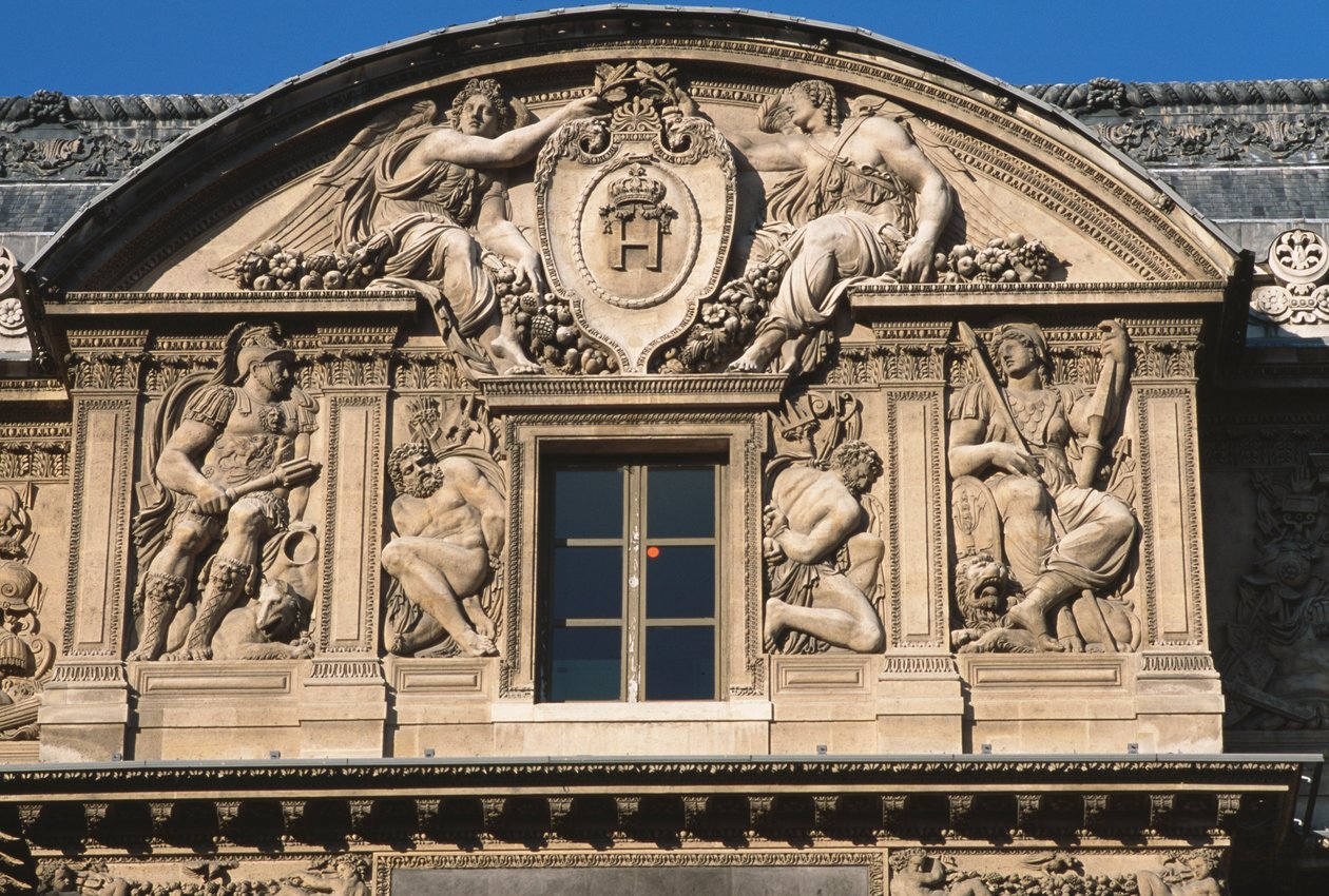 Cour Carree; skrzydło Lescot, widok na strych autorstwa Jean Goujon