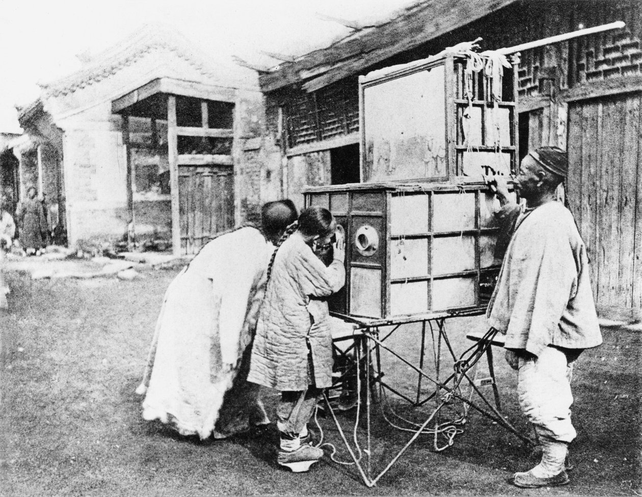 Latarnia magiczna, ok. 1870 r. autorstwa John Thomson