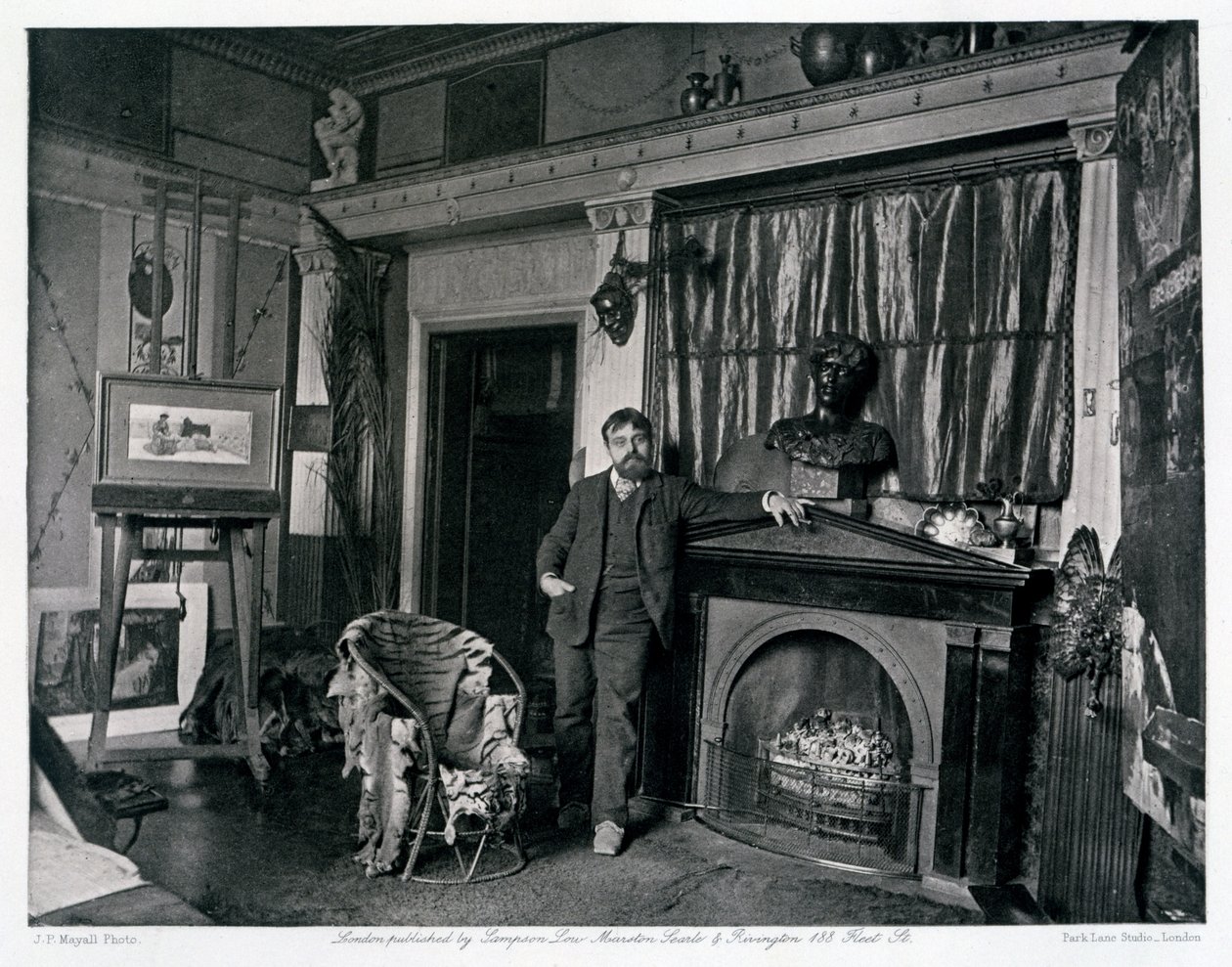 L. Alma-Tadema w swojej pracowni ok. 1884 (fot. bw) autorstwa Joseph Parkin Mayall