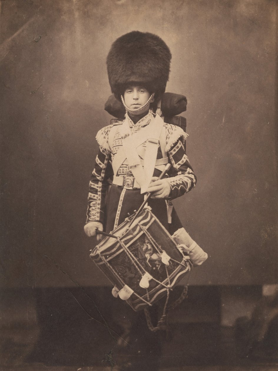 Perkusista gwardii grenadierów, ca. 1856. autorstwa Joseph Cundall