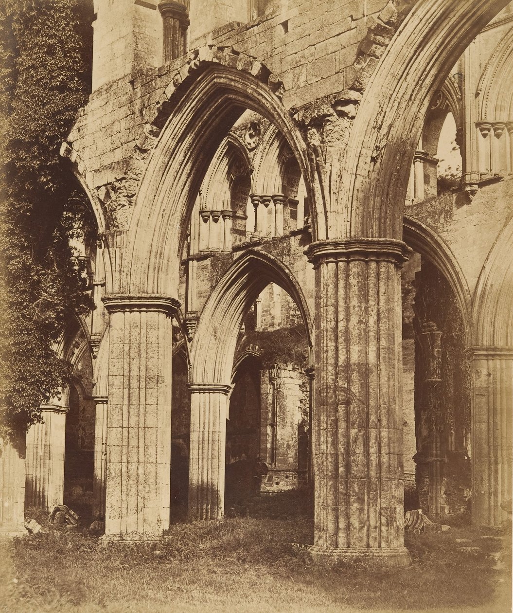 Opactwo Rievaulx. Patrząc przez chór, lata 50. XIX wieku. autorstwa Joseph Cundall