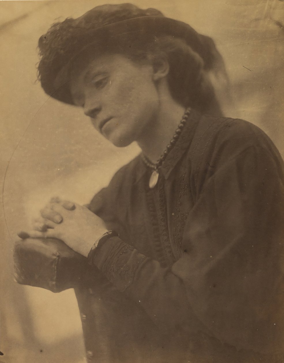 Minnie Thackeray, 1865. autorstwa Julia Margaret Cameron
