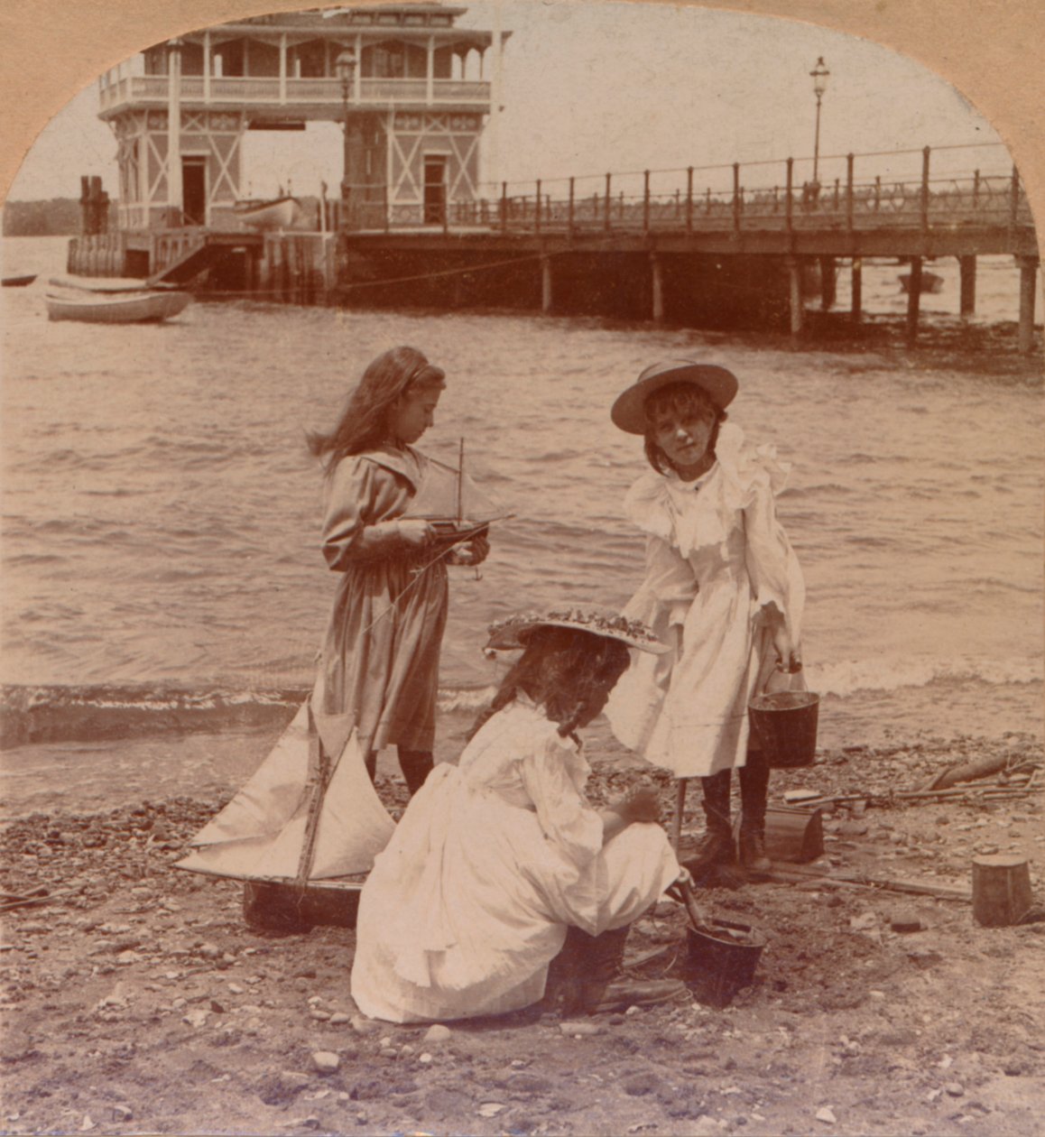 Gra na plaży c1900 autorstwa Keystone View Company