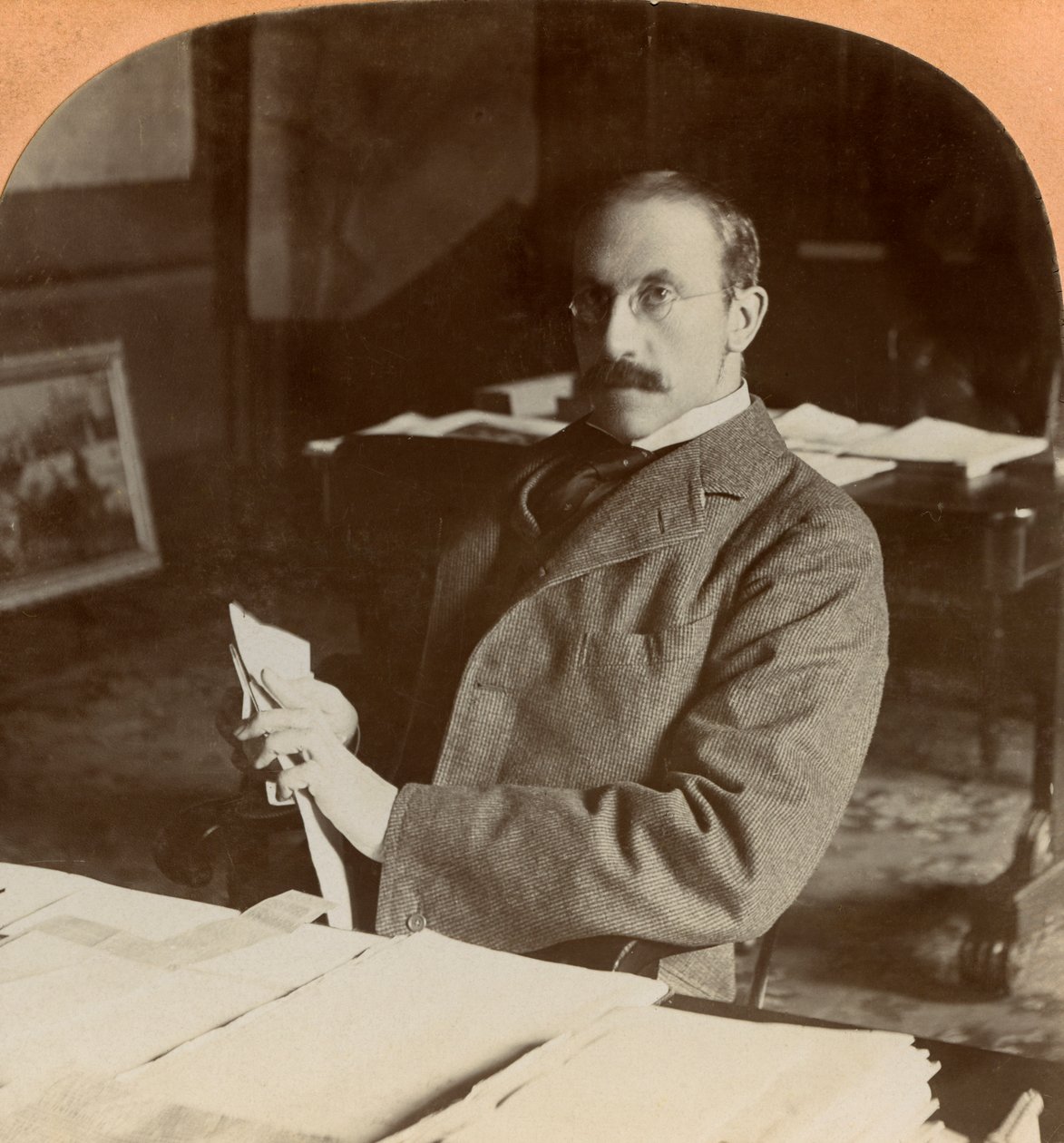 Sir Alfred Milner, brytyjski mąż stanu, 1900. autorstwa Keystone View Company