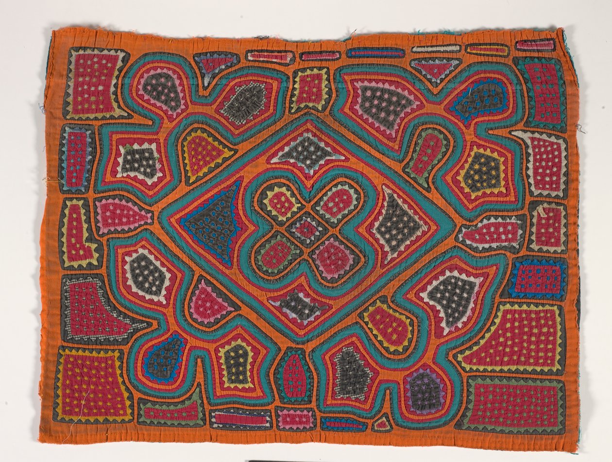 Panel koszuli (mola), ok. 1950 r. (bawełna z aplikacjami) autorstwa Kuna Indian Culture