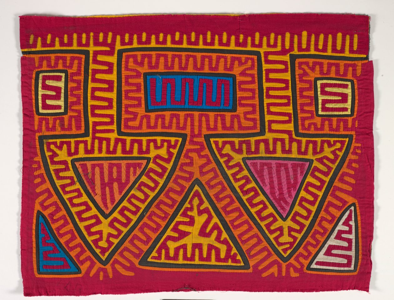 Panel koszuli (mola), ok. 1950 r. (bawełna z aplikacjami) autorstwa Kuna Indian Culture