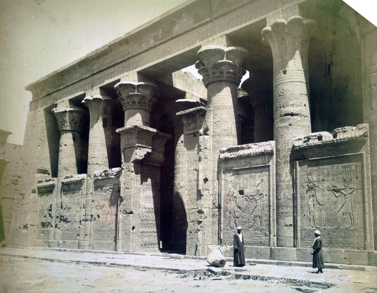 Fasada świątyni, Edfu, Egipt, XIX w. autorstwa Langaki