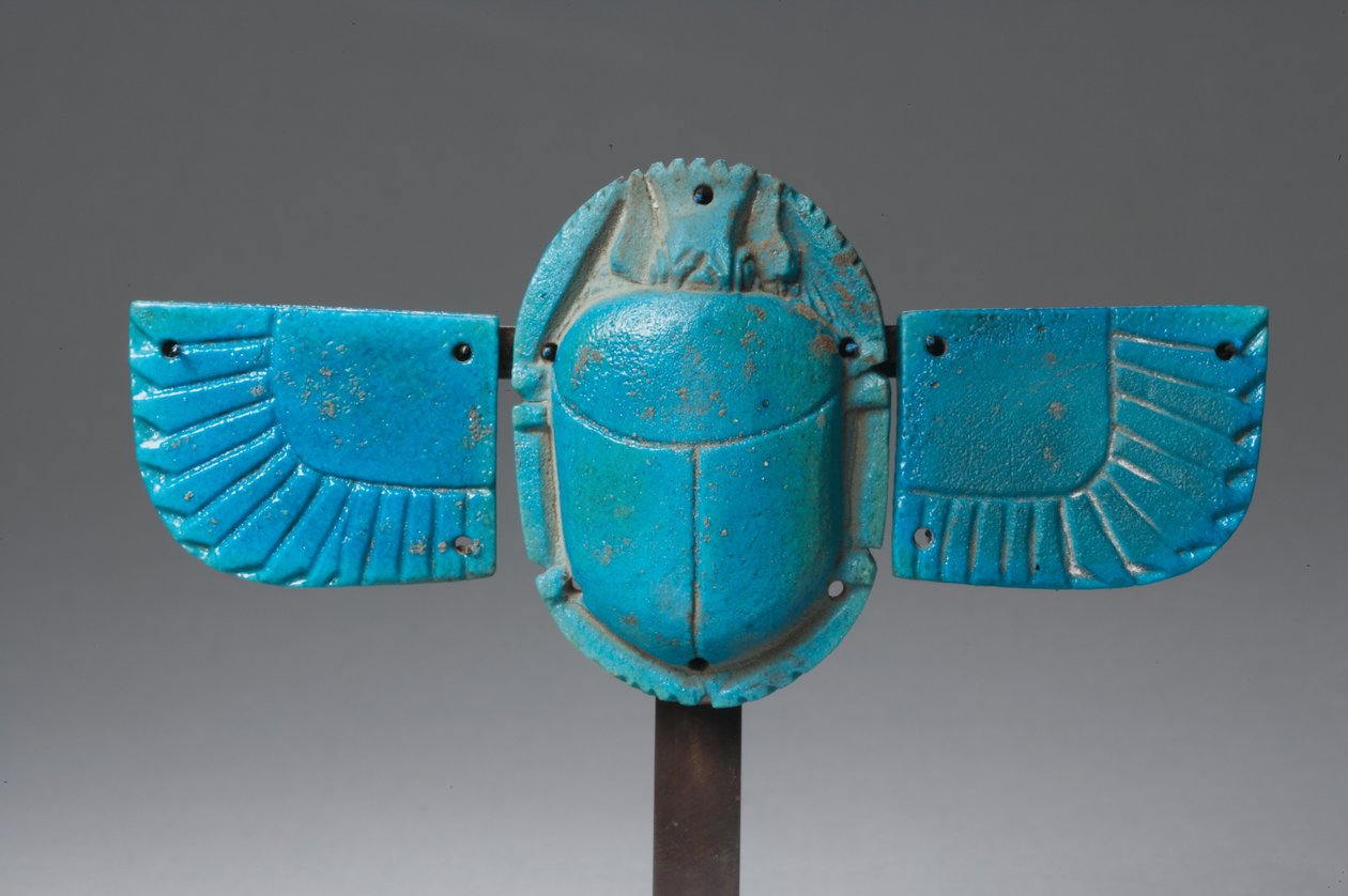 Skrzydlaty skarabeusz (fajans) autorstwa Late Period Egyptian