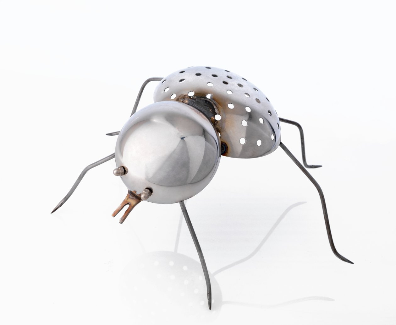 Owad, 1996 (metal) autorstwa Lawrie Simonson