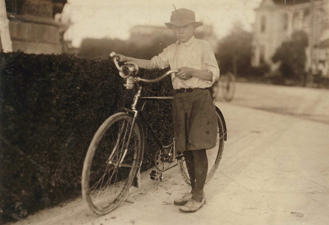 Luther Wharton, lat 12, dostarcza lekarstwa (w tym do rejonów Red Light) po szkole od 4 do północy dla Sommers Drug Store w San Antonio w Teksasie, zarabiając 5 dolarów tygodniowo, 1913 autorstwa Lewis Wickes Hine