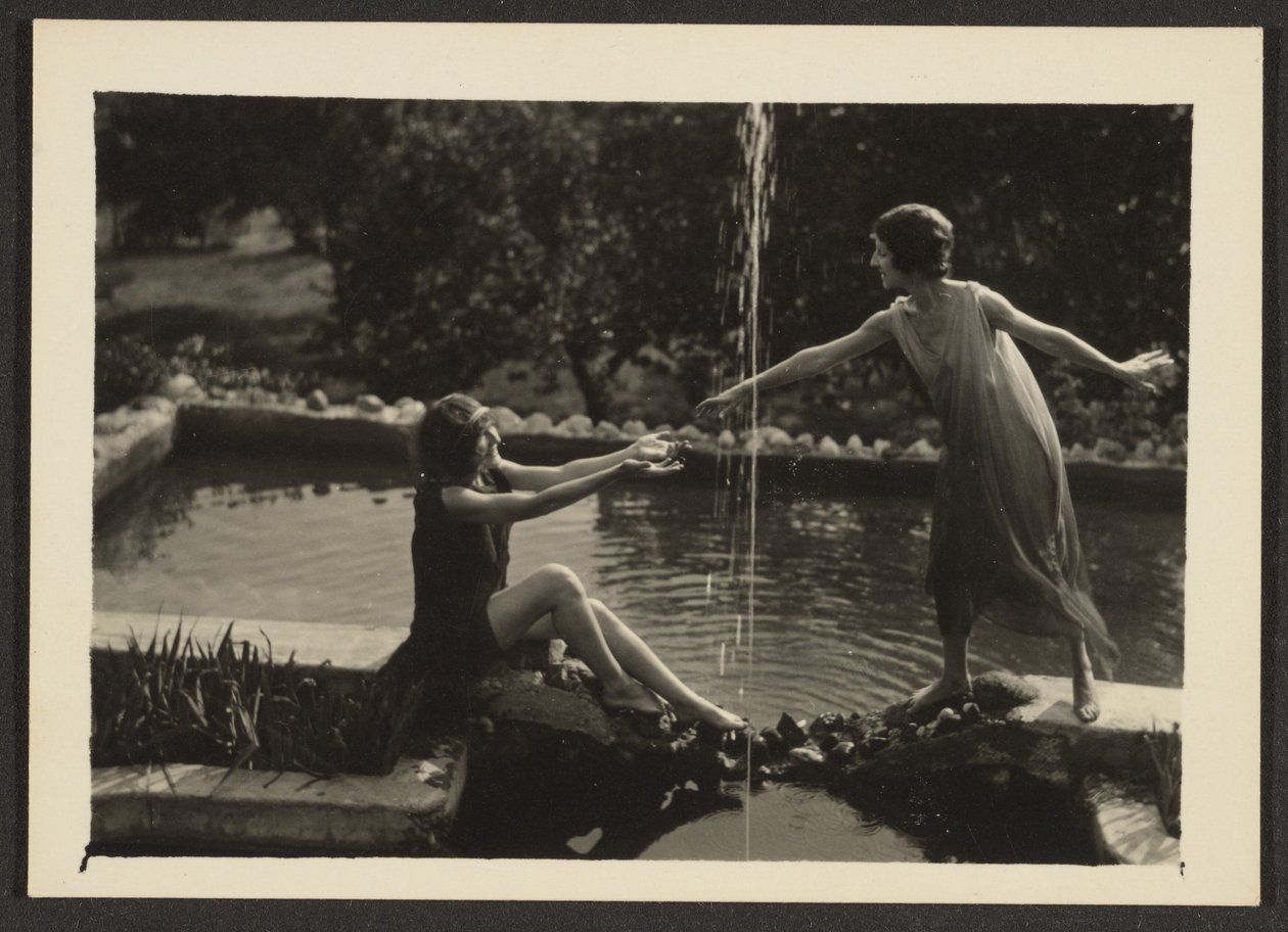 [Tancerze przy basenie] autorstwa Louis Fleckenstein