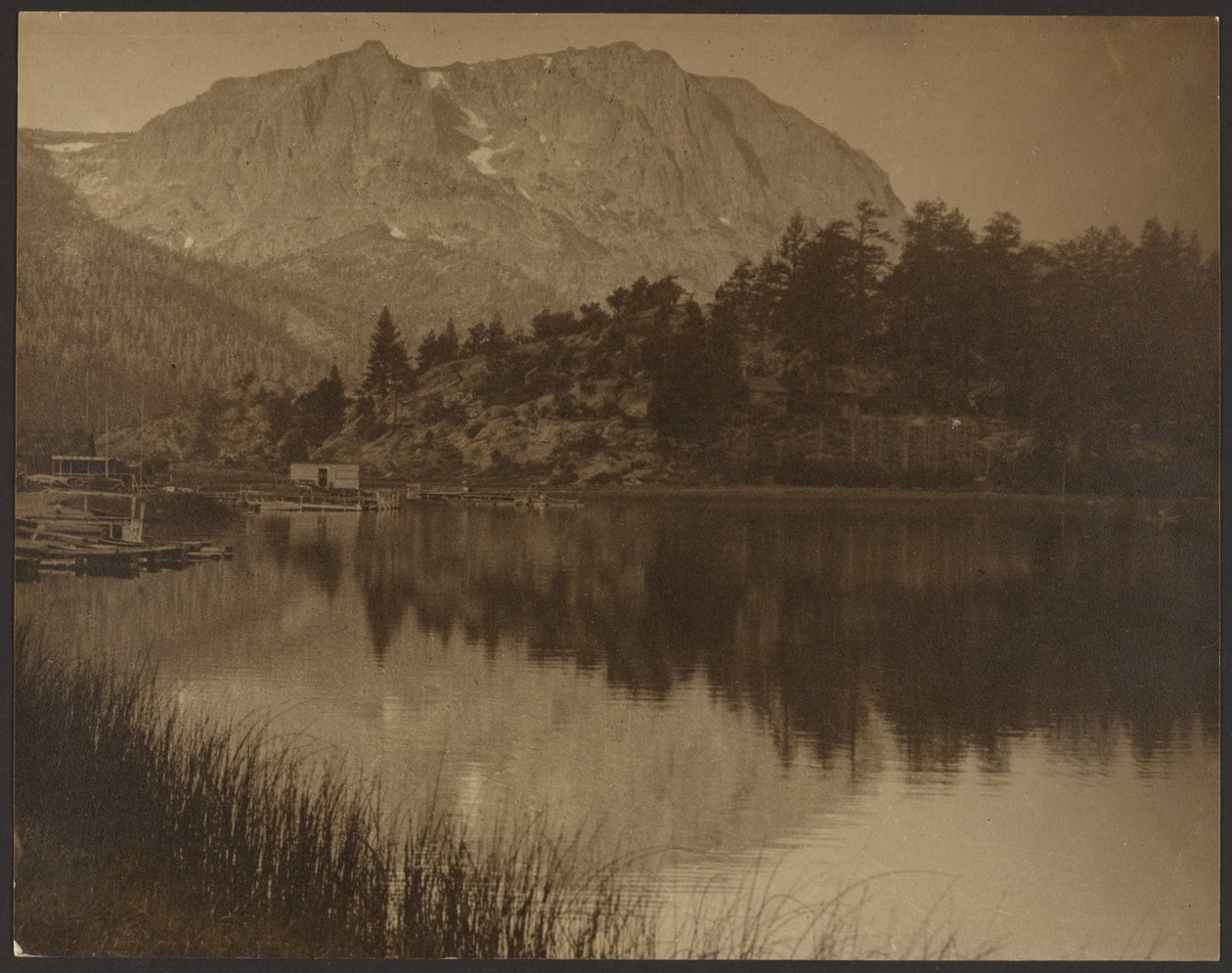[June Lake]. autorstwa Louis Fleckenstein
