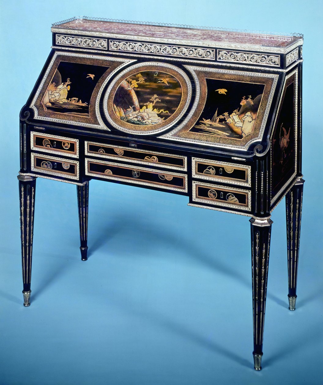 Sekretera, ok. 1780-85 (heban, marmur i ormol) autorstwa Martin Carlin