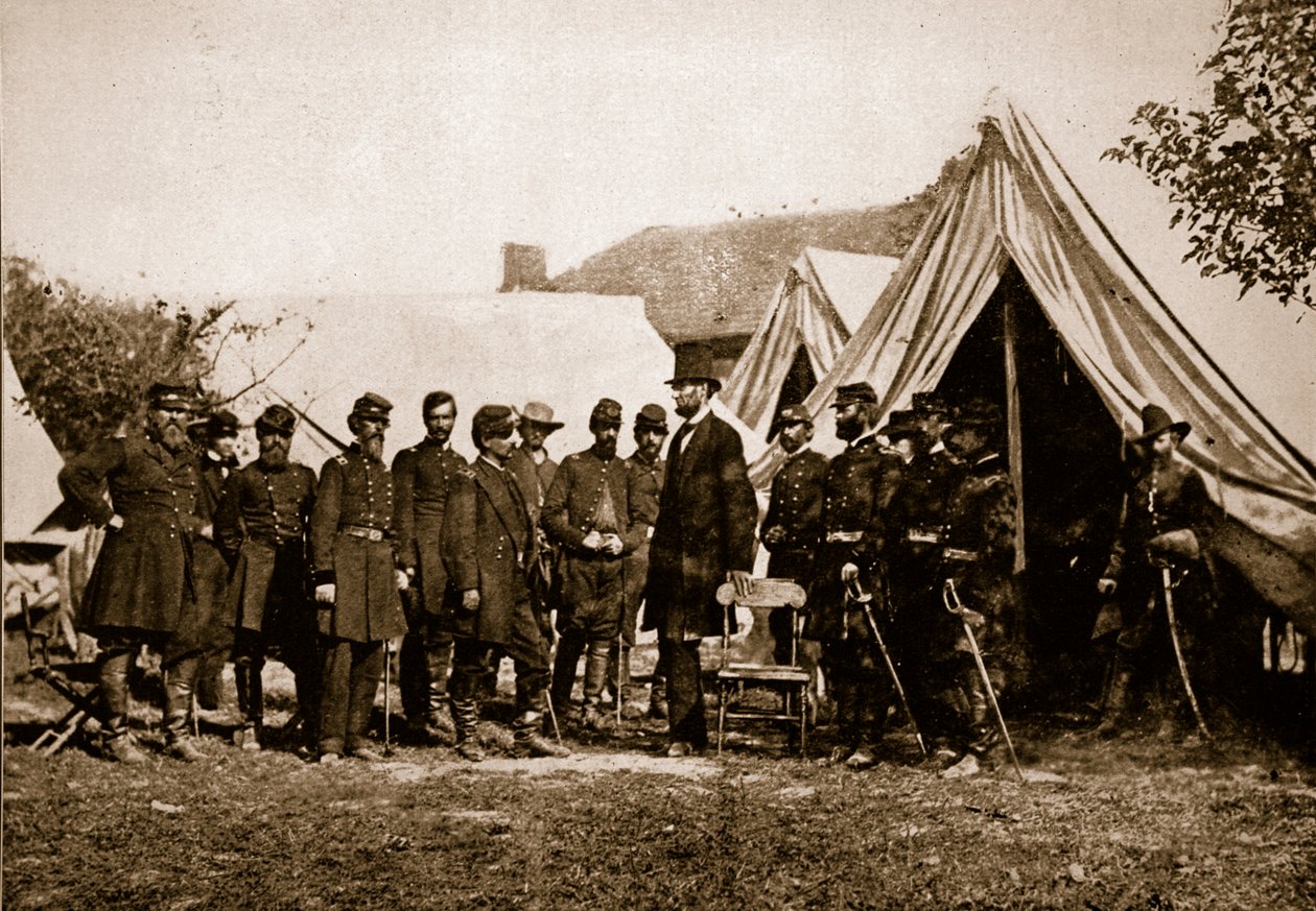 Prezydent Lincoln z wizytą w obozie w Antietam, 4 października 1892 (zdjęcie w sepii) autorstwa Mathew B. Brady