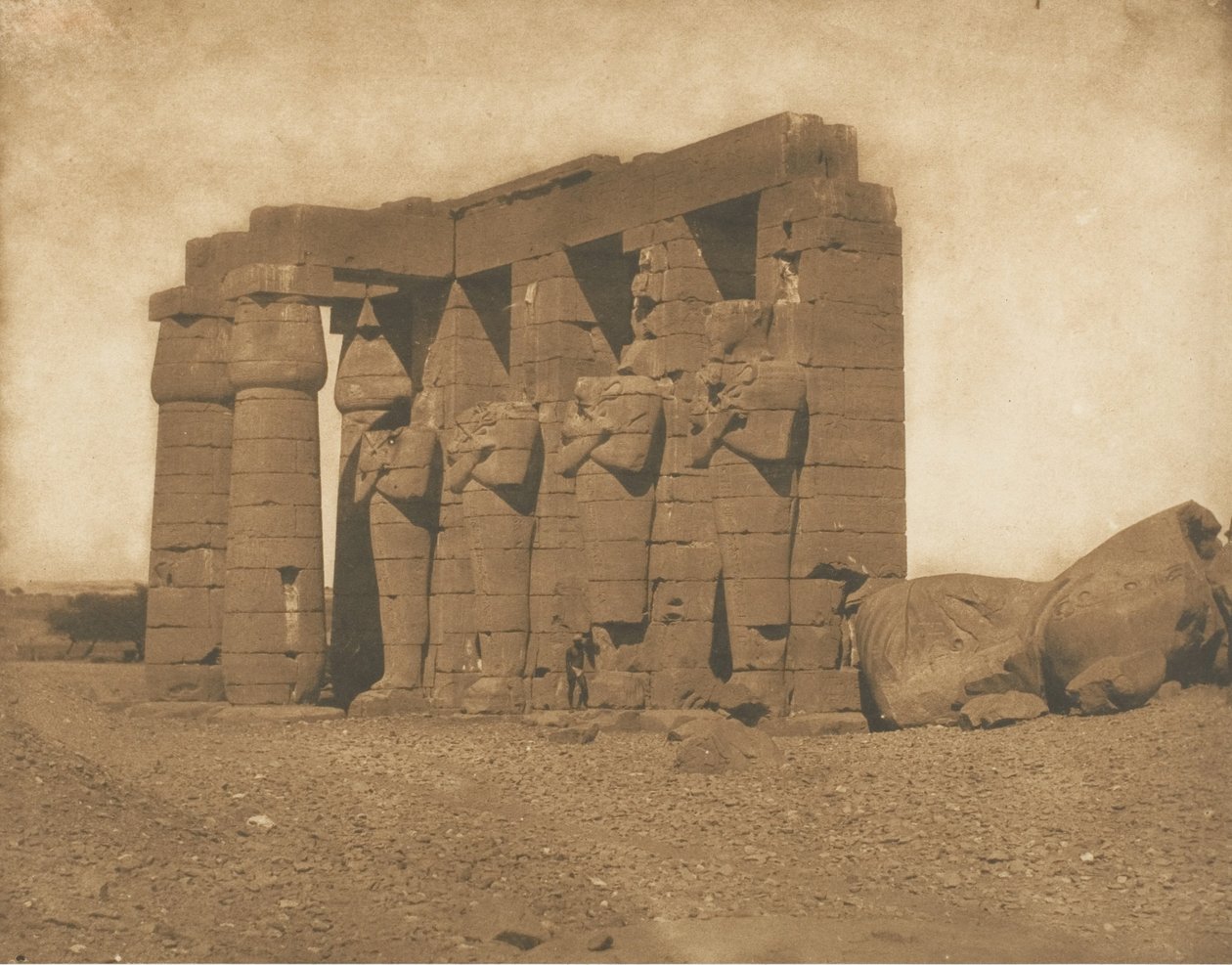 Kolosy Ramesseum, 1850. autorstwa Maxime Du Camp